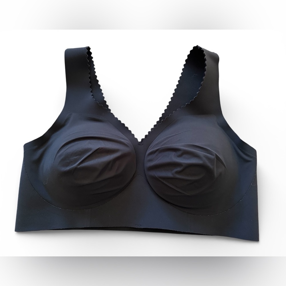 Evelyn & Bobbie Evelyn Bra. Wireless push-up. Sz. M Solid Black